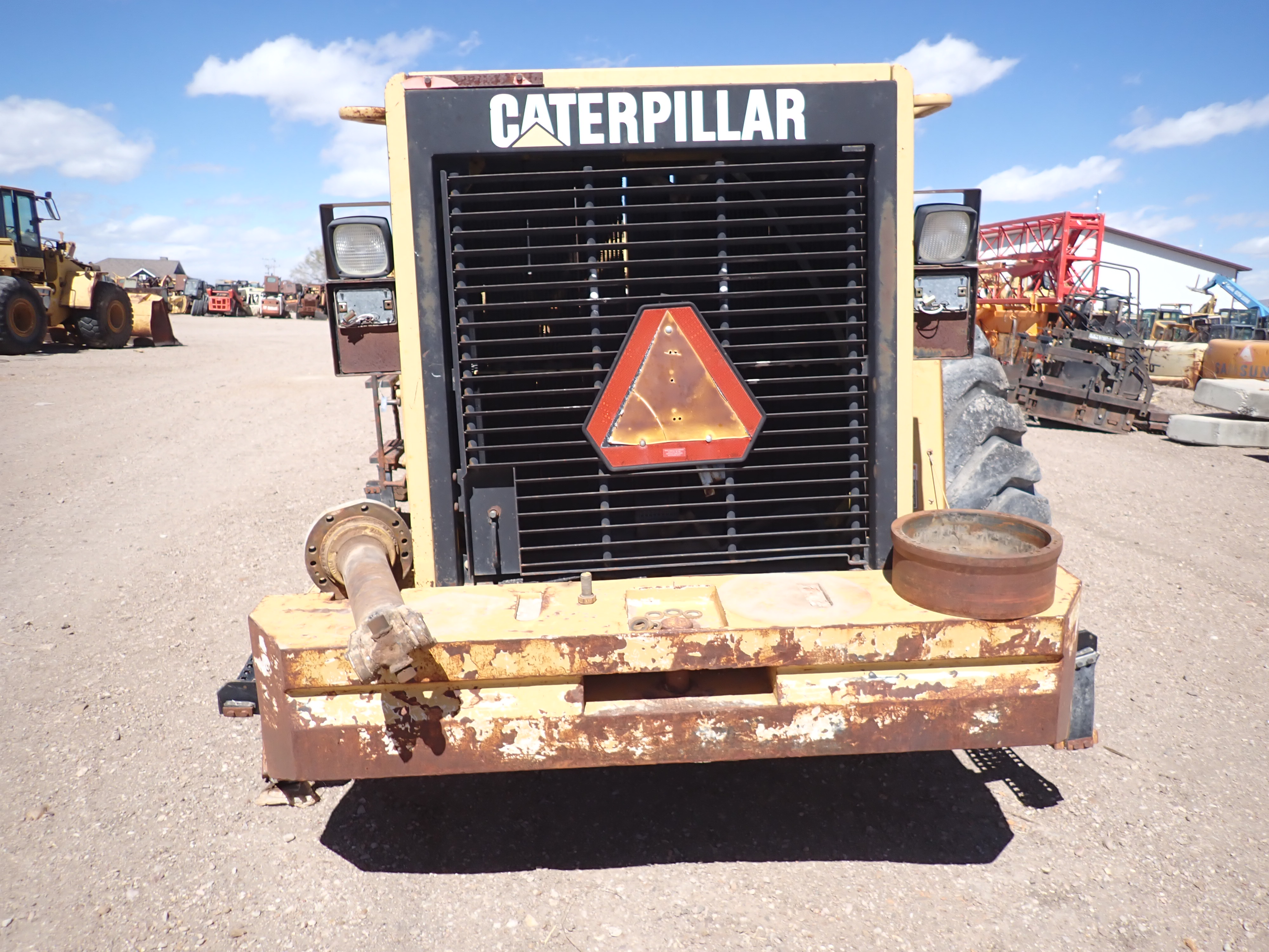 ./imagenes/INVOICE/2019/16290/CARGADOR FRONTAL CAT_950F PARA PARTES (22).JPG